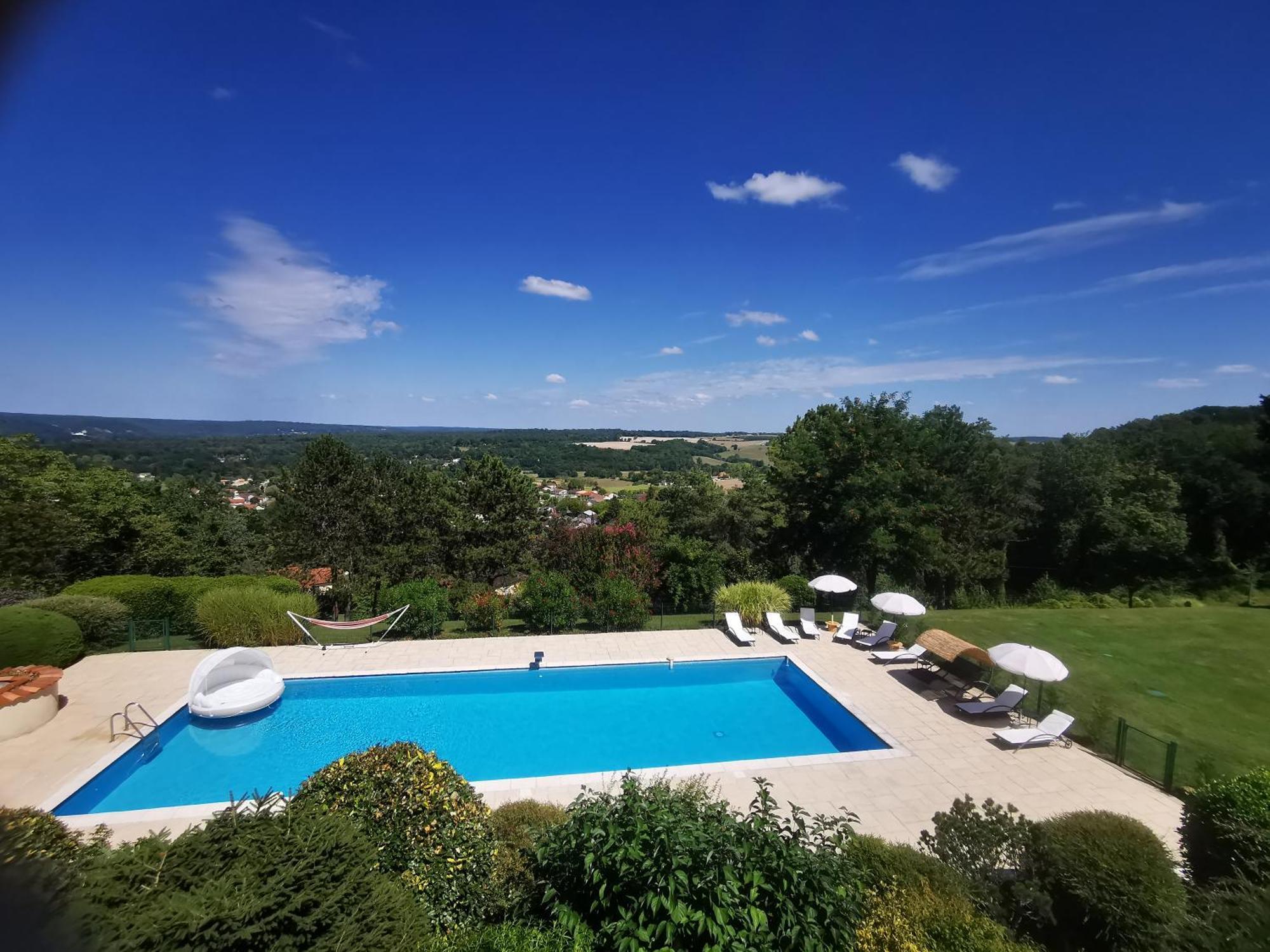 Appartements Vallee Verte Razac-sur-lʼIsle المظهر الخارجي الصورة